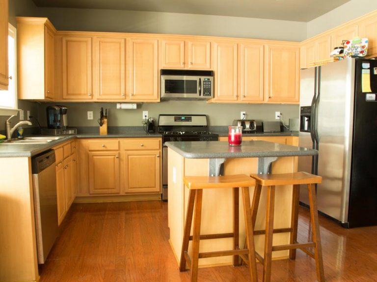 How to Determine if Kitchen Cabinet Restoration Denver CO is the Right